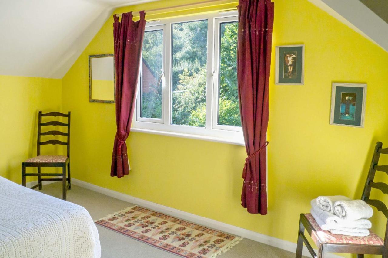 Healing Waters Sanctuary: Glastonbury's Holistic Retreat Exterior photo